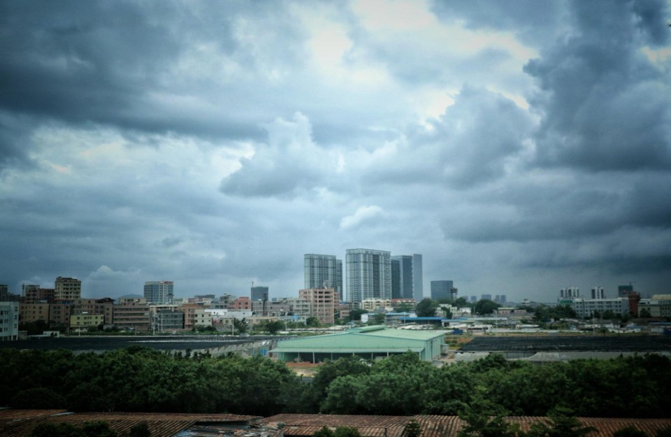 Cloudy Skies Over Delhi After Rain, Next 24 Hours Forecast