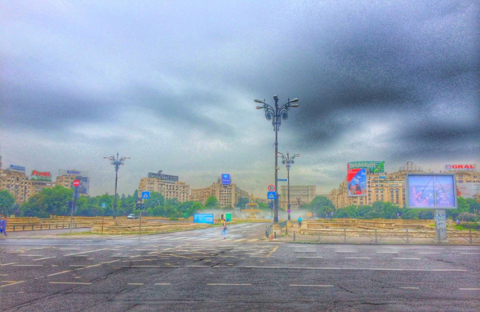 दिल्ली-NCR में हल्की बारिश के साथ तेज आंधी की संभावना