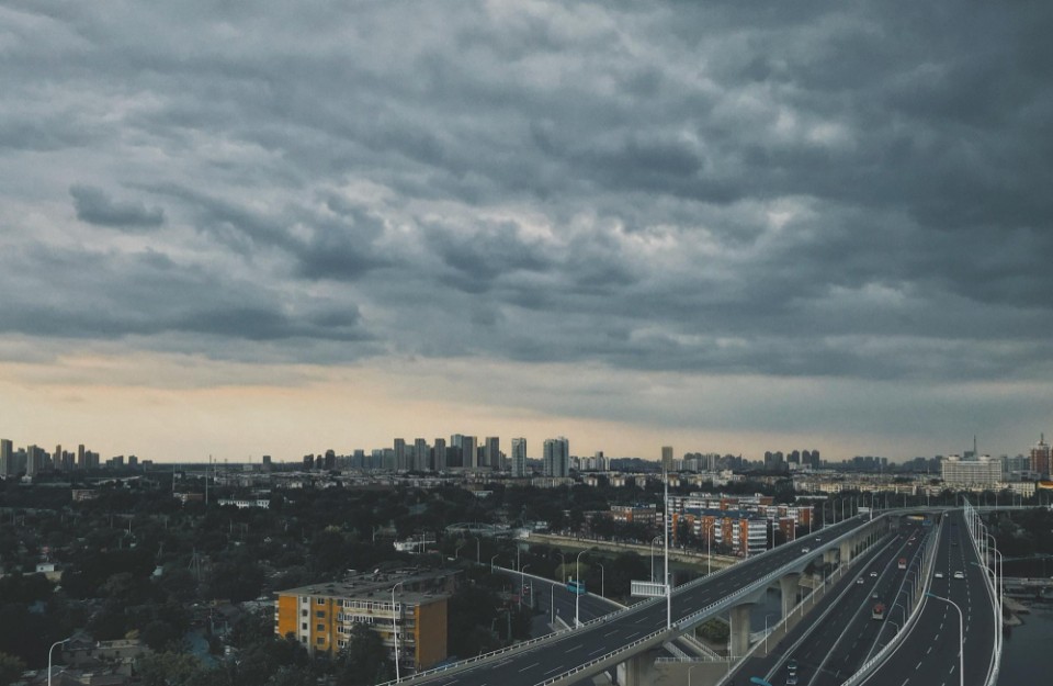 दिल्ली में आज बरसेंगे बादल, इन राज्यों में आज तेज हवाओं के साथ बारिश का अलर्ट