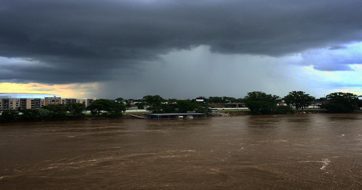 Continuous rainfall in Himachal and Uttarakhand