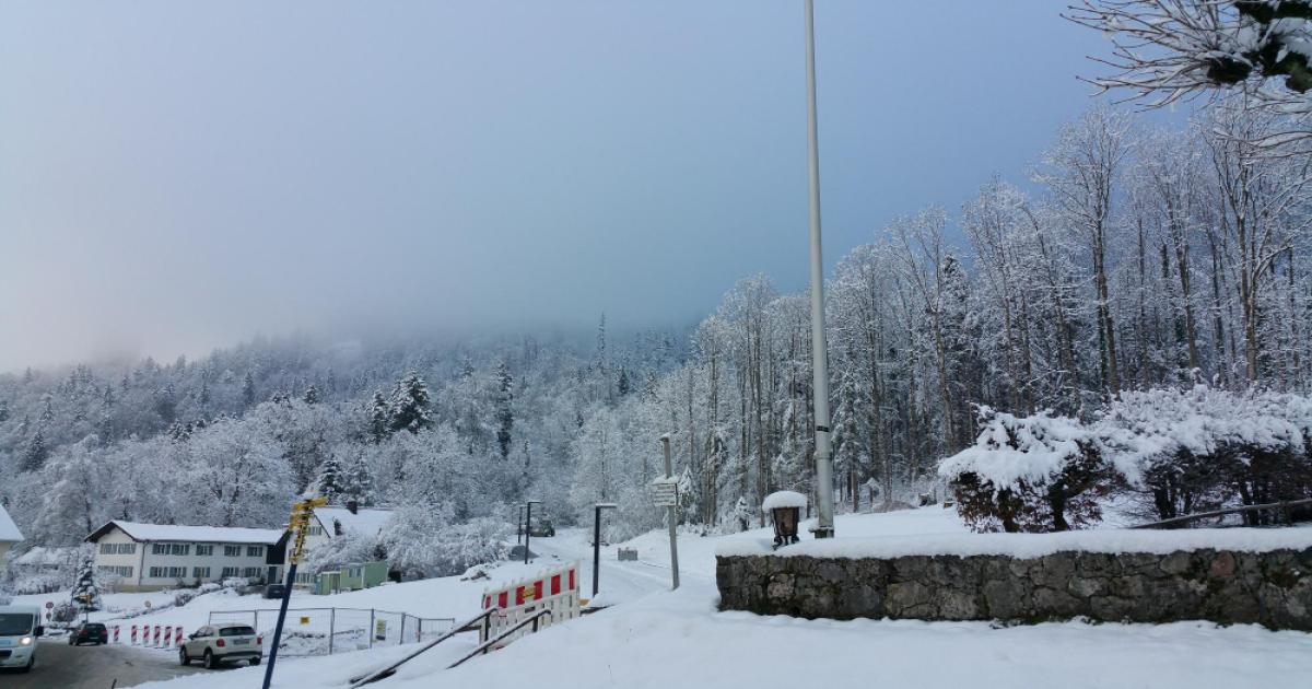 Heavy snowfall in Kashmir-Himachal