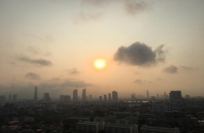 Delhi Air Pollution in Hindi, दिल्ली का एक्यूआई (AQI) में सुधार, जानें 06 मार्च का AQI लेवल क्या है