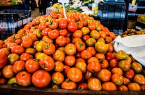 Today Tomato Market Price in Utter Pradesh in Hindi: टमाटर के भाव में भारी बढ़ोतरी, उत्तर प्रदेश में टमाटर का मंडी भाव आज का (16 अप्रैल 2024) आइए Khetivyapar पर जानें