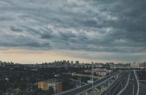 Weather Today: दिल्ली में आज बरसेंगे बादल, इन राज्यों में आज तेज हवाओं के साथ बारिश का अलर्ट, IMD की भविष्यवाणी, आइए Khetivyapar पर जानें