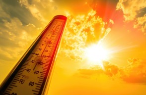 Weather Uttar Pradesh: गर्मी से नहीं मिल रही राहत, उत्तर प्रदेश के इन शहरों में तापमान का पारा 44-45 डिग्री पंहुचा, पड़ रही है भीषड़ गर्मी की मार