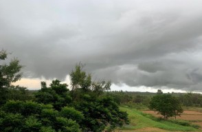 Monsoon Update: मानसून की बारिश से दिल्ली, उत्तर प्रदेश में राहत, जाने आज का मौसम