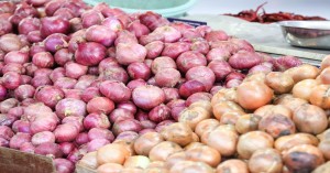 Onion Mandi Bhav Today: मध्य प्रदेश में प्याज ने फिर निकाले आंसू ,कहीं बढ़ोतरी तो कही गिरावट, जानिए पूरी जानकारी