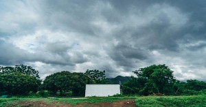 Aaj Ka Mausam: इन राज्यों में भारी बारिश और तूफान का अलर्ट, जानिए किन इलाकों में होगी सबसे ज्यादा बारिश