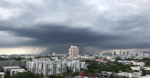 Delhi Weather Today: Heavy Rain and Thunderstorms Expected in Delhi and Northwest India