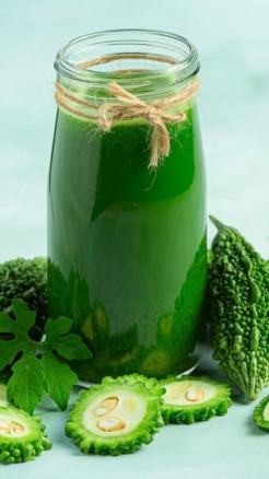 करेले के जूस पीने के 6 फायदे जानकर आप हैरान हो जायेंगे