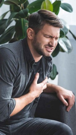 You will be surprised to know the benefits of eating blackbe...