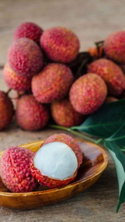 गर्मियों में बेहद फायदेमंद है लीची खाना, जानिए इसके 7 अद्भुत...