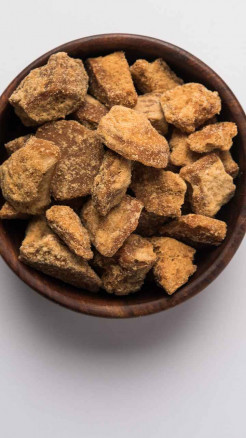 6 Amazing Benefits of Eating Jaggery in Winter