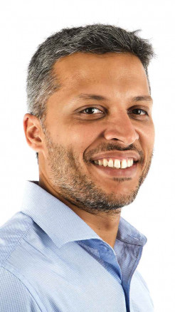 6 Major Reasons for Premature Greying of Hair