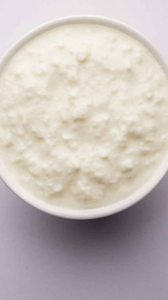 रोजाना दही खाने से शरीर पर क्या असर दिखते हैं? जानिए 6 खास बातें