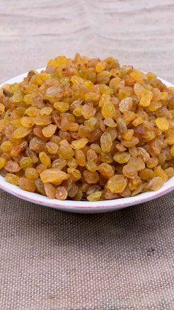 Eat soaked raisins every morning and see these 6 incredible health benefits